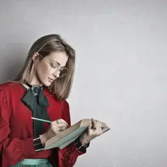 Elegancki prezent dla wykładowcy i nauczyciela polskiego - sprawdzamy inspirujące pomysły!