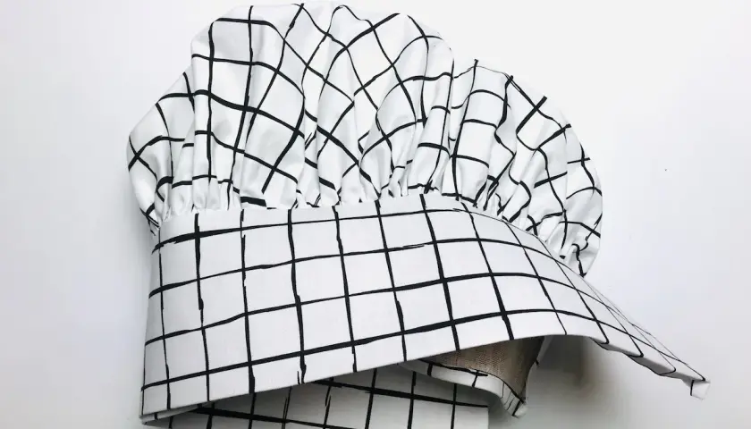 Jak zrobić czapkę kucharską w domu? Praktyczny poradnik DIY